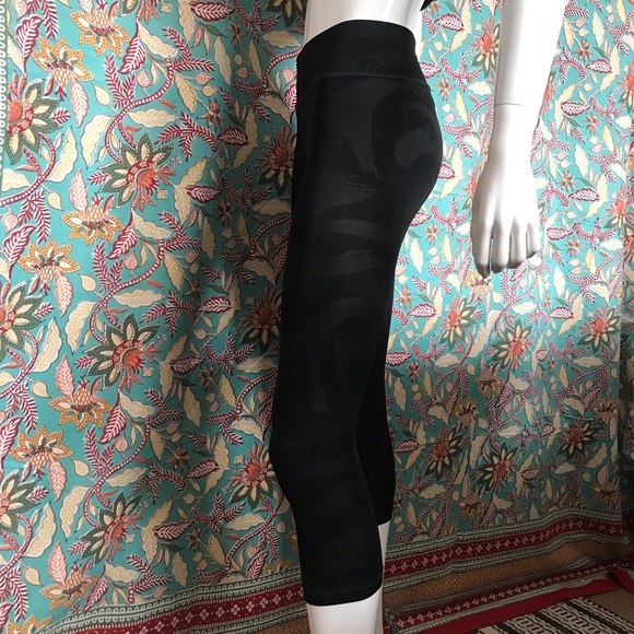 Adidas Climalite Modelled Black Capris Workout Running Tights Size Small - Picture 5 of 16